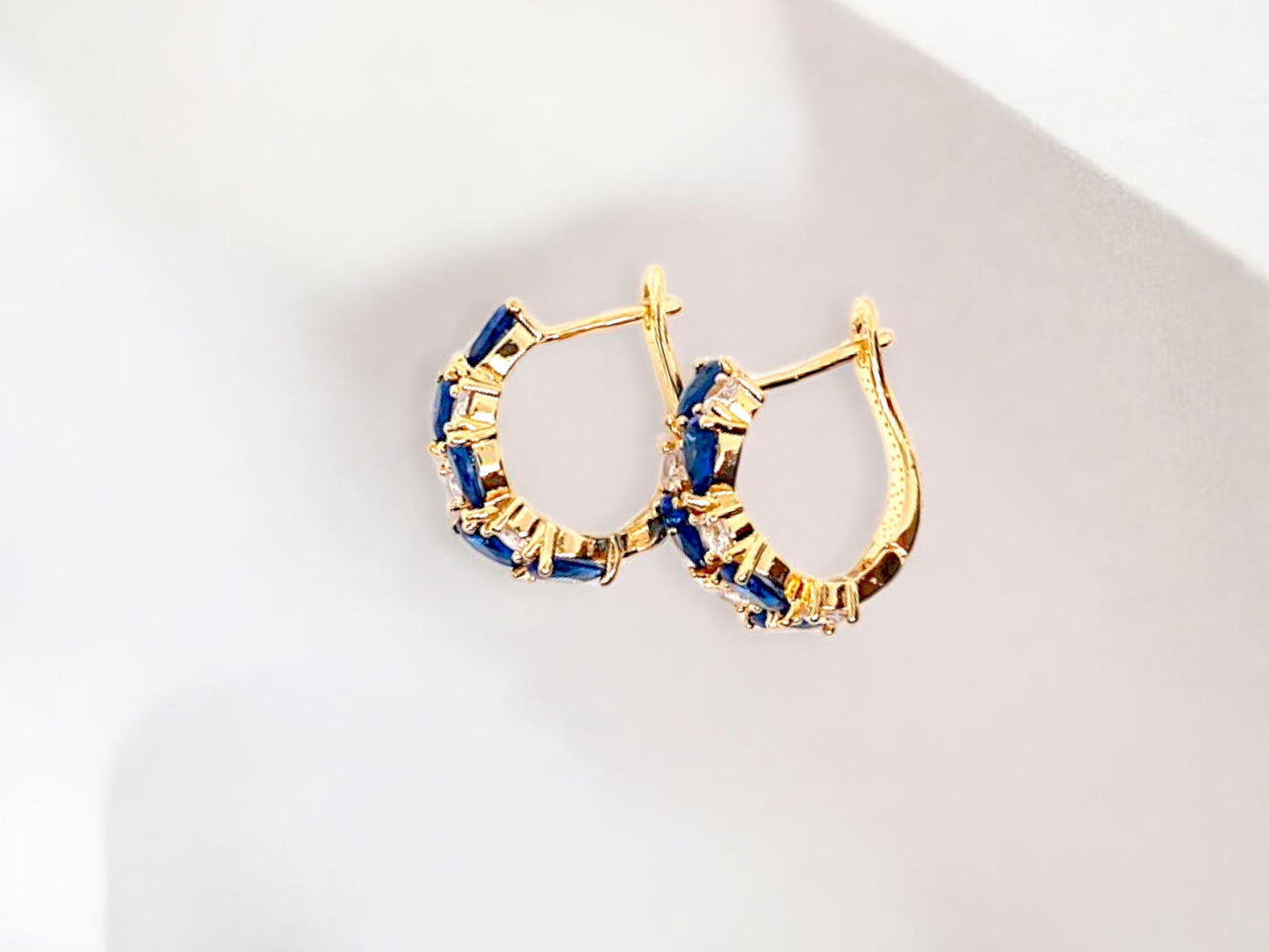 Orecchini cerchi blu