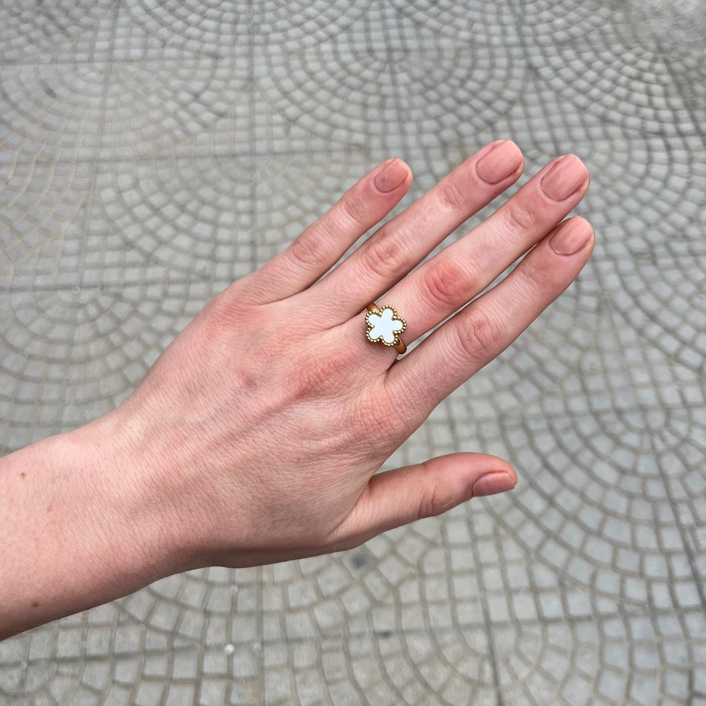 Anello fiore colorato