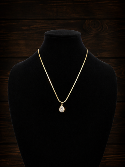 Collana dorata goccia