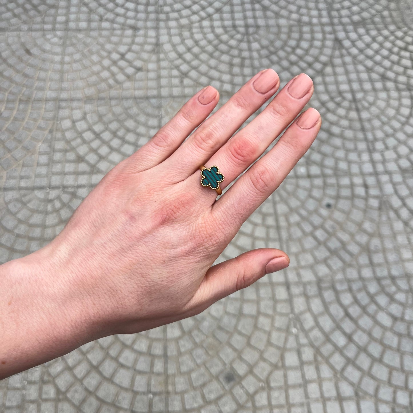 Anello fiore colorato