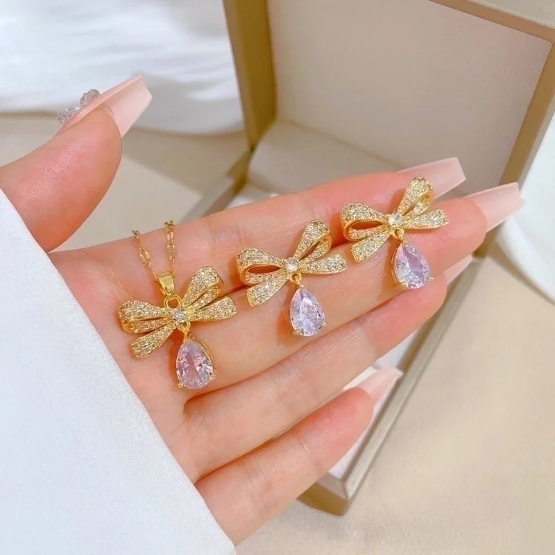 Completo fiocco con strass